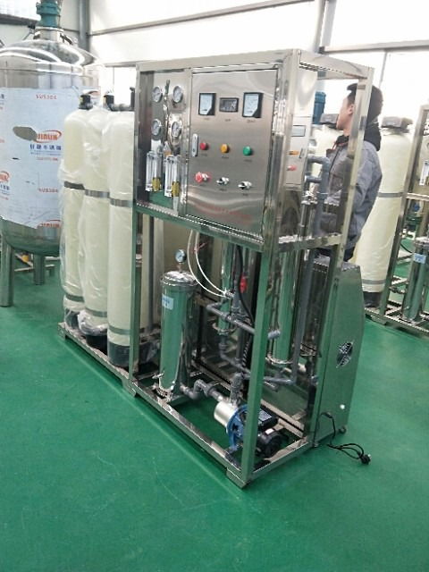 遼寧尿素液設備 潔凈依家L300型車用尿素液生產(chǎn)設備的優(yōu)勢與應用